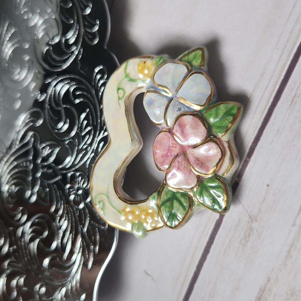 Vintage Glazed Ceramic Heart Floral Brooch